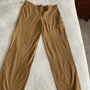 Men’s Northface travel pants